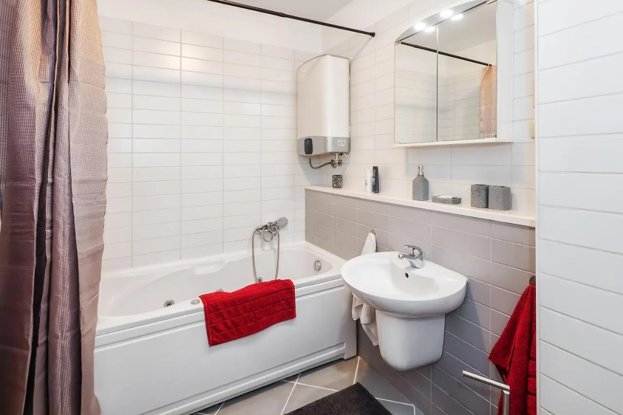 شقة Airy 2-Br Apt W/ Open Layout & Modern Design سبليت 0*,  كرواتيا